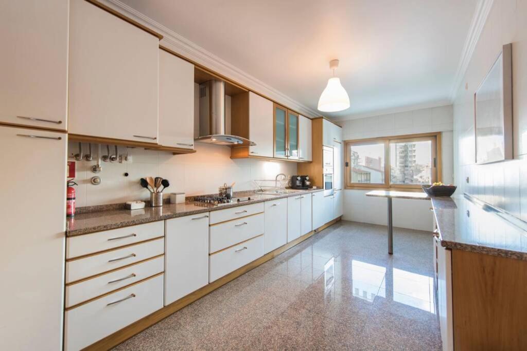 Apartment 2 Bedroom With Garage Family Wonder Lissabon